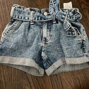 Abercrombie kids 5/6 jean shorts with belt